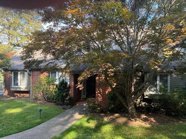 122 Fairway Dr, Hot Springs, VA 24445