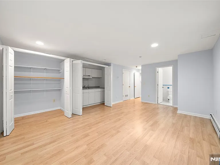 408 Elizabeth St #A — Photo 27