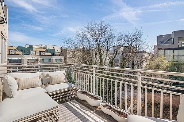 Sold by Compass | media 6