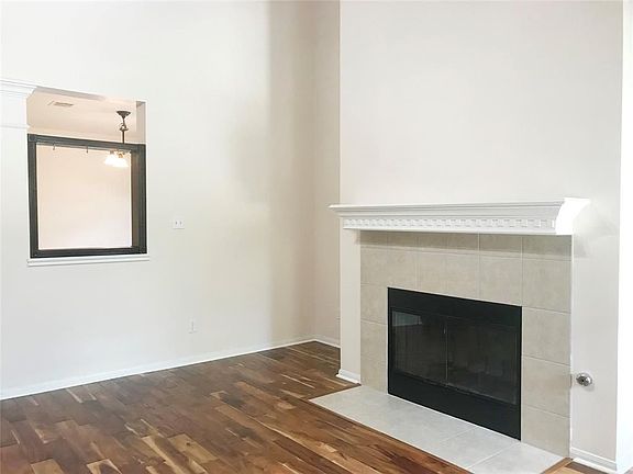 5th image of 15807 Neenah Oak Loop