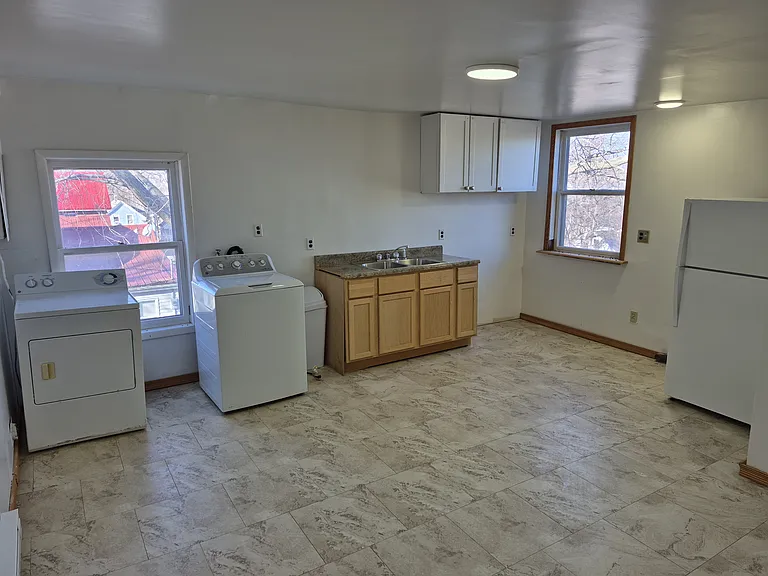 1205 Bank St #1/2 — Photo 19