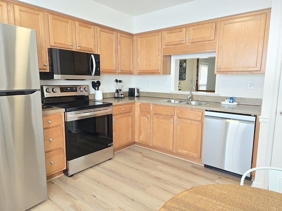 1st image of 5529 Old Guard Cres