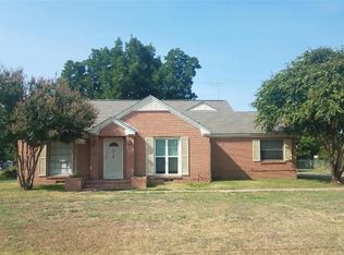 314 W Market St, Mabank, TX 75147