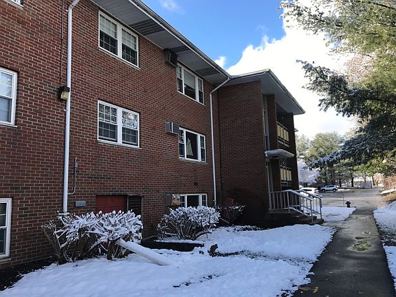 2nd image of 206 Rock St APT M12