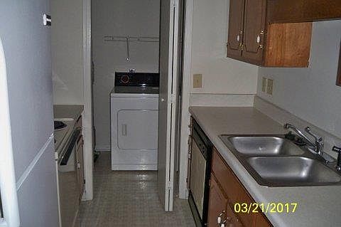3rd image of 210 Beech St APT F