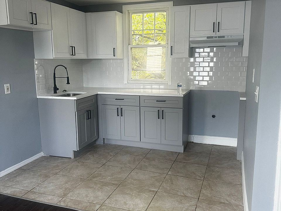 1st image of 402 S 8th St #2A