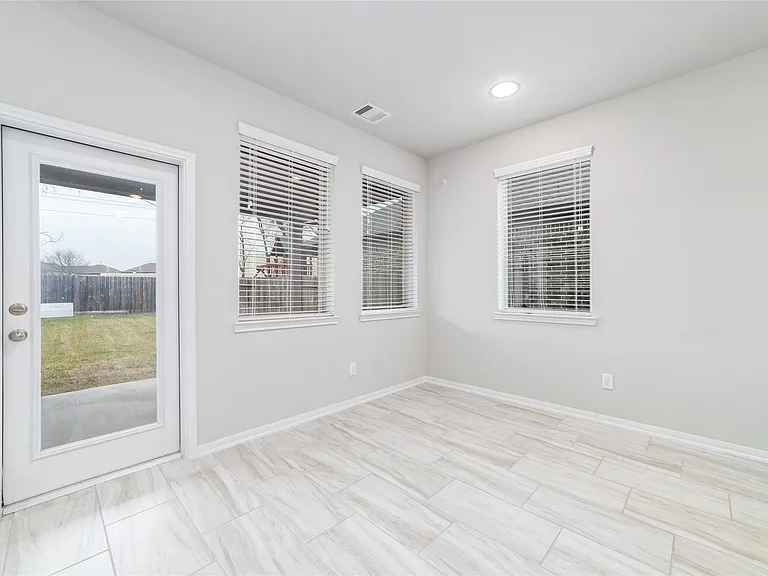 4919 Valley White Oak Ln — Photo 10