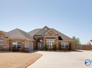 302 Eagle Ridge Dr, New Market, AL 35761
