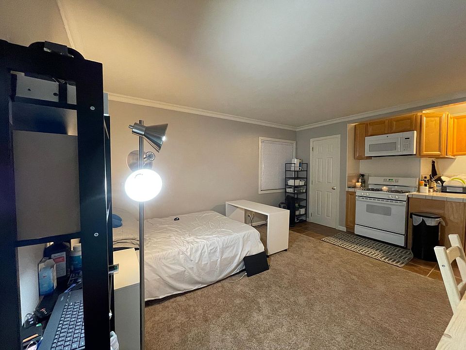 1st image of 401 Norman Dr #4