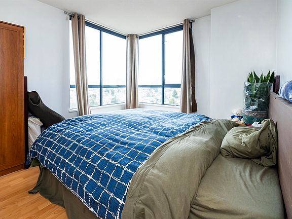 5th image of 5288 Melbourne St #1908