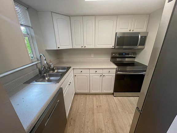 2nd image of 6324 Panther Ln APT 5