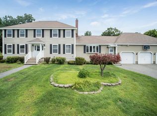 4 Bennett Cir, Billerica, MA 01821