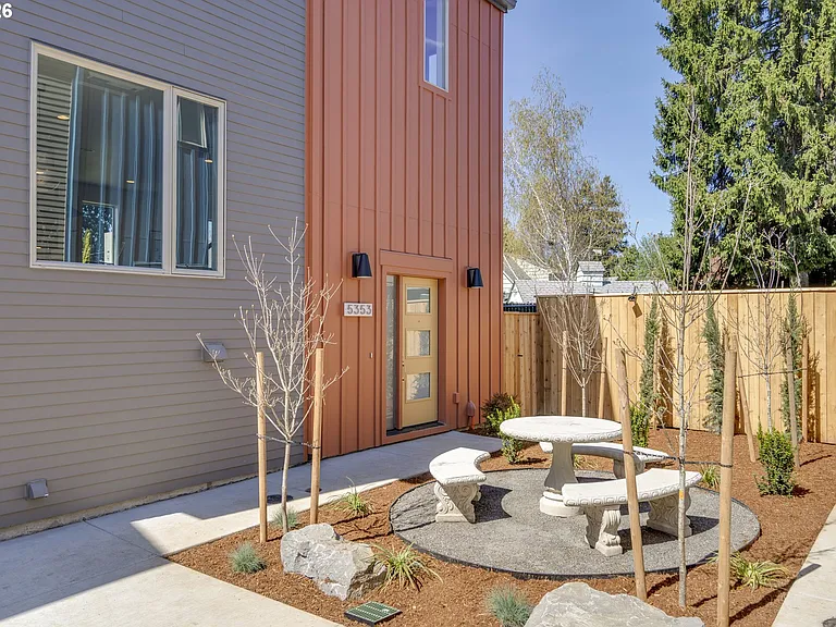 5353 SE Stark St — Photo 7