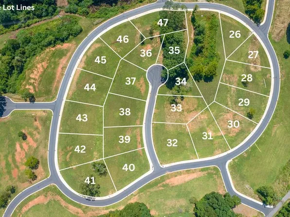 29 Scenic Ridge Cir, Franklin, NC 28734
