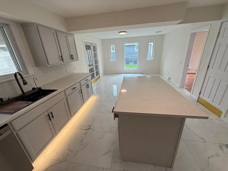 319 Barrington Rd — Photo 24