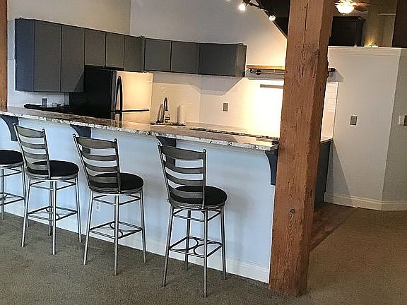 5th image of 308 W 8th St APT 407