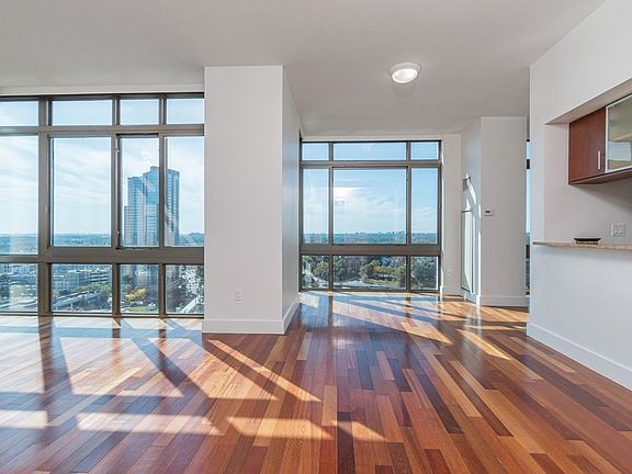 2nd image of 175 Huguenot St Unit 2206