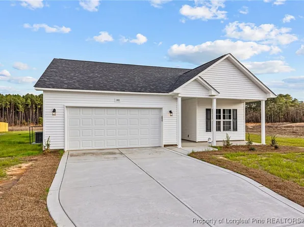 140 Orchard Ln, Parkton, NC 28371