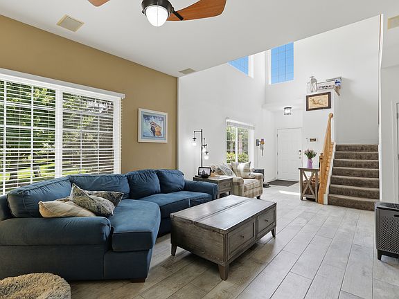 4th image of 1061 Woodview Ct