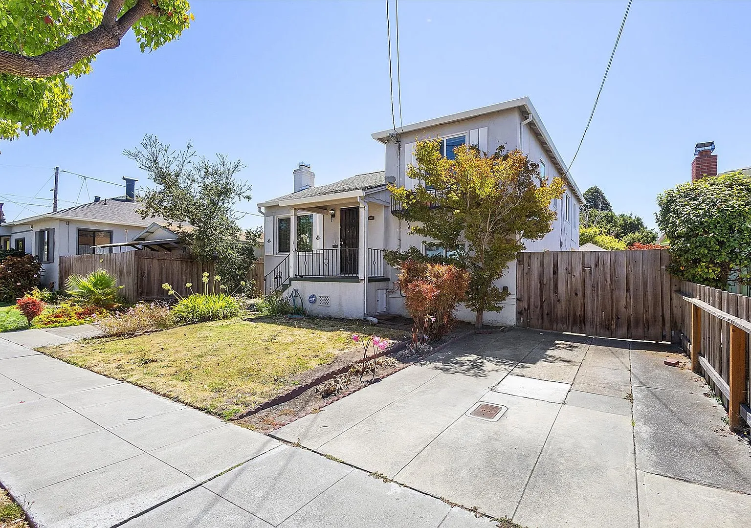 208 Pacific Ave - 3++ bedroom | 2 bath | Single family home — Photo 2