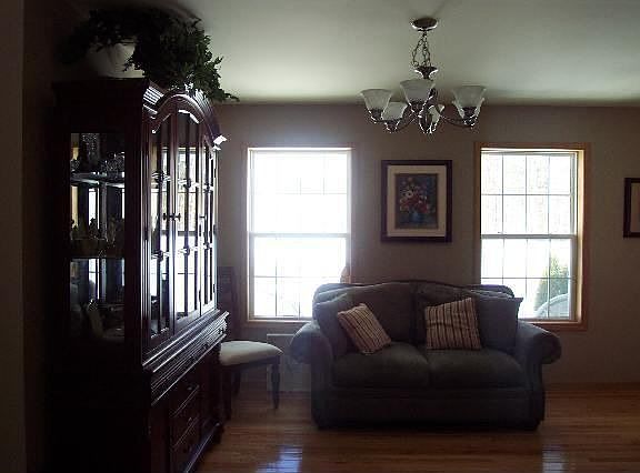 4th image of 40 Glenburnie Dr