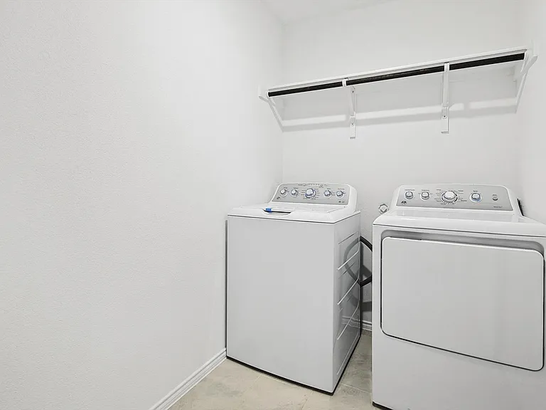 1312 Claireborne Ct — Photo 5