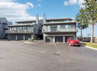 192 Howard Ct APT 5, Fox Lake, IL 60020