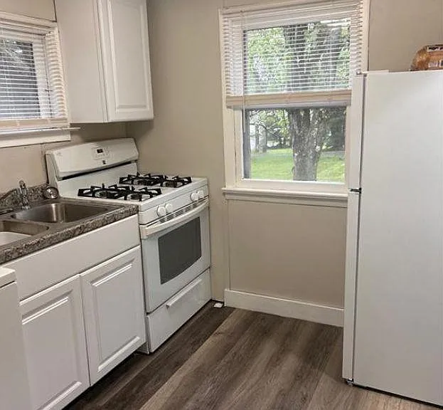 551 Cold Spring Rd — Photo 2