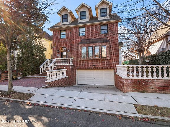 3rd image of 162 Wood Ave