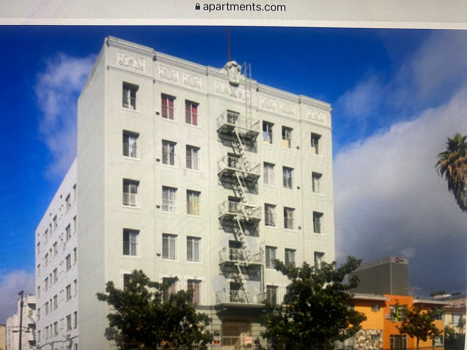 1st image of 757 1/2 S Berendo St #301