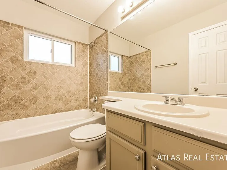 11513 Wray Ct — Photo 12
