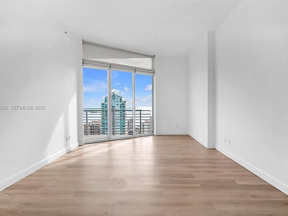 4th image of 325 Biscayne Blvd #Lph-17