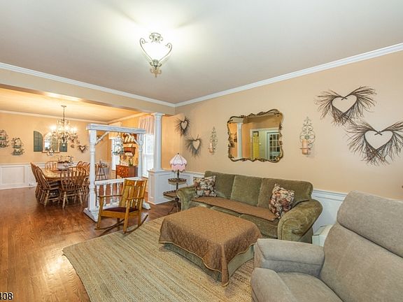 3rd image of 105 Ely Rd