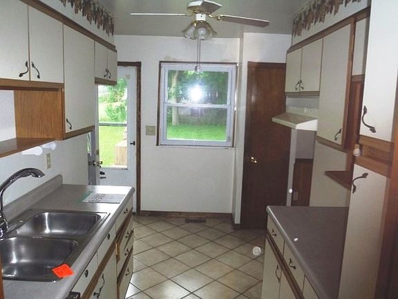 5th image of 7919 Marshall Pl
