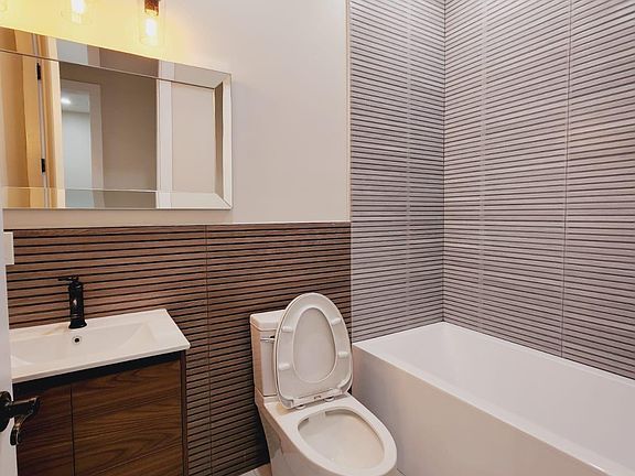 3rd image of 526 Mercer St #206