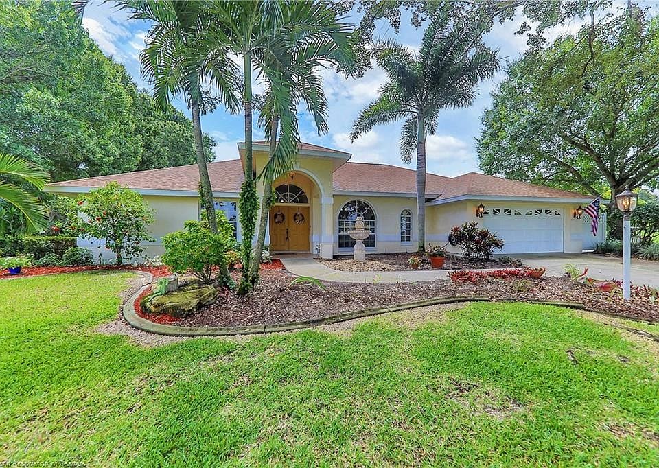 1st image of 10 Meadowlake Cir S