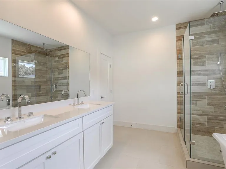 7714 Jacquelyn Oaks Rd — Photo 12