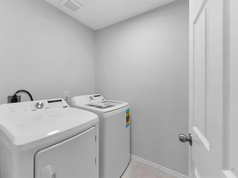16007 Sandy Path Ln — Photo 44