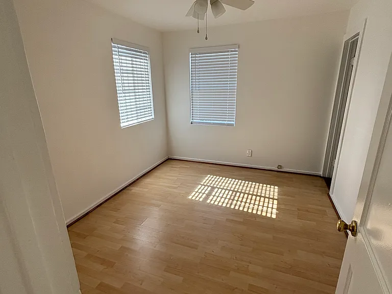 870 La Mesa St — Photo 5