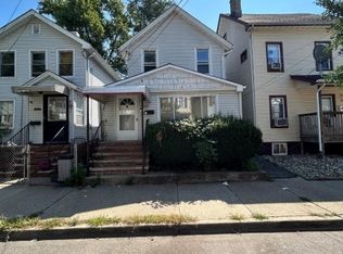 546 Liberty St, Orange, NJ 07050