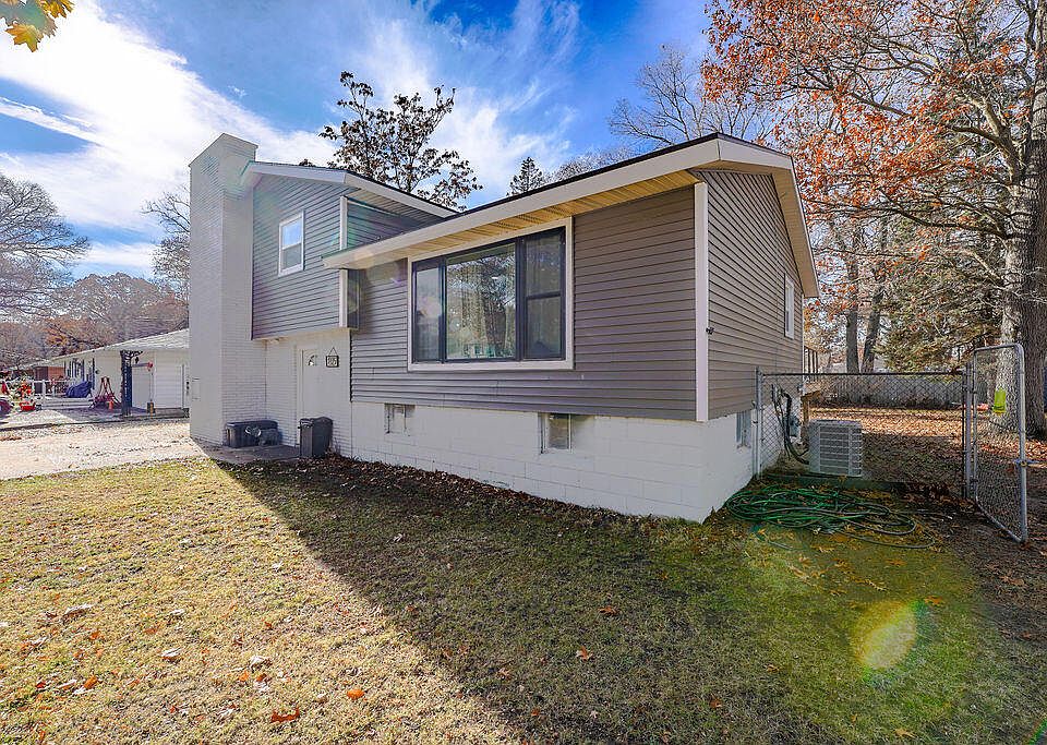 1325 Sumac St, Muskegon, MI 49445 | MLS #25058947 | Zillow