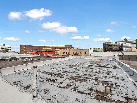 4th image of 891 4th Ave