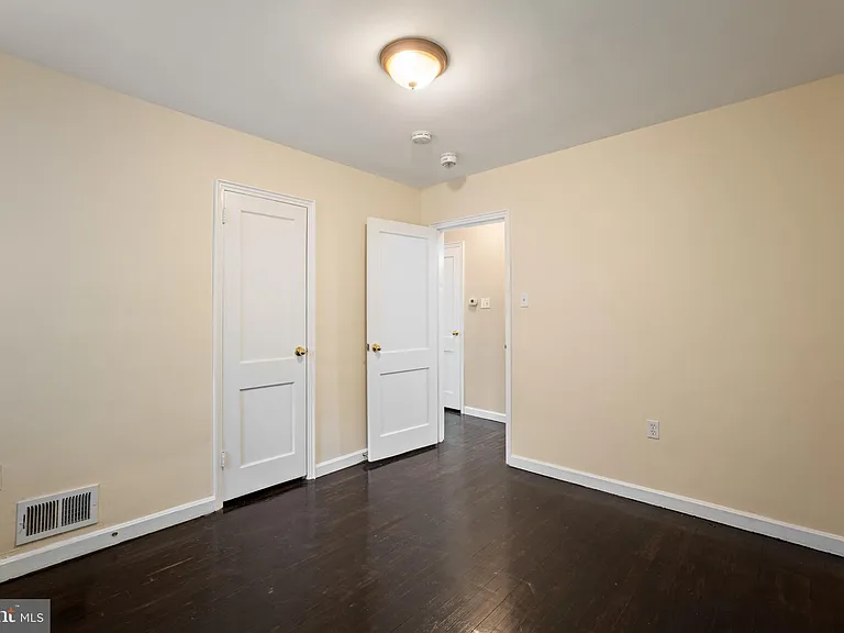 121 Whitmoor Ter — Photo 12