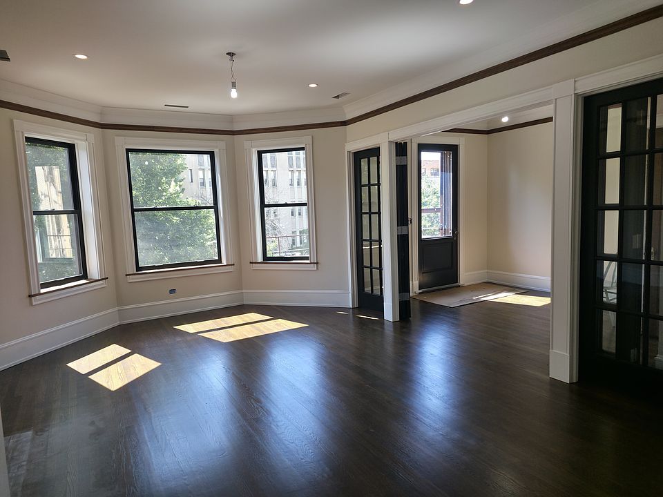 Parlor with wall of accordian glass doors - shown open!
