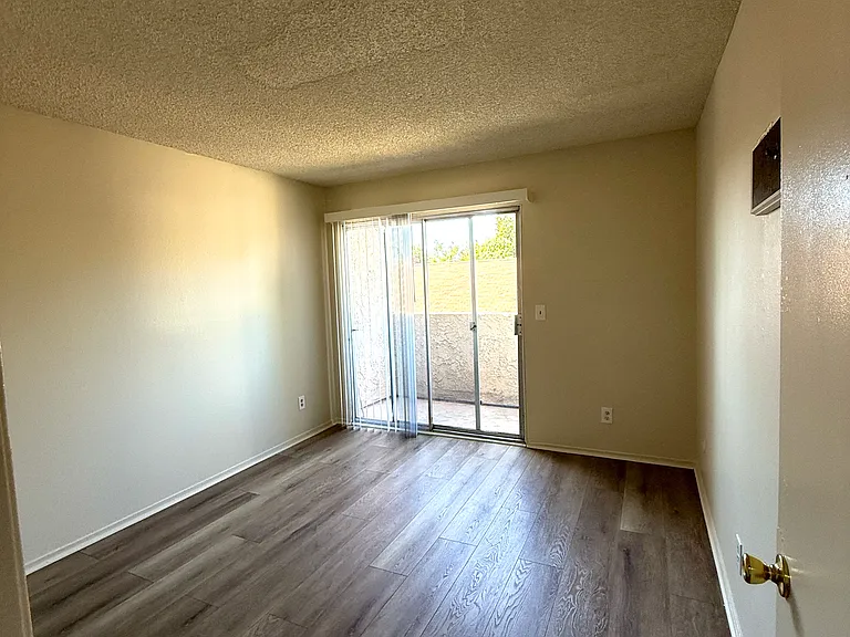 10412 Fern Ave #3 — Photo 10