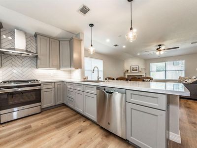 409 Sun River Ln, Dickinson, TX, 77539