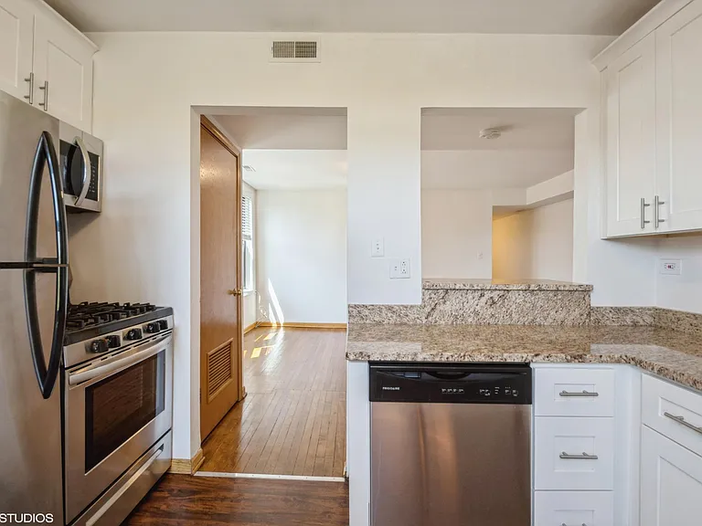4455 N Dover St #2 — Photo 4