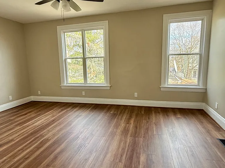 415 Considine Ave — Photo 11