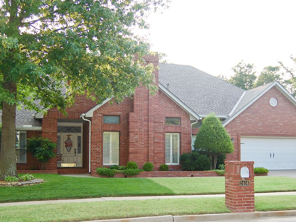 2404 Lauriston Drive