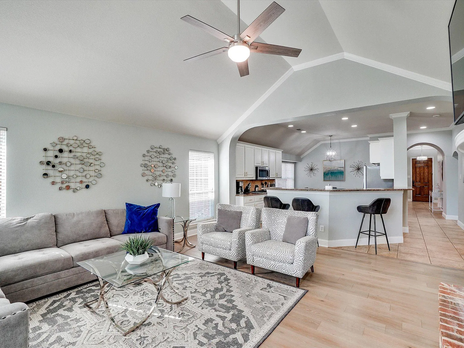 1240 Wilson Dr — Photo 1